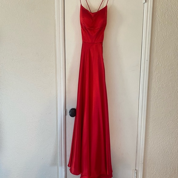 SHERRI HILL Prom/Homecoming Dress Style 51631 in Red — Size 0 - Picture 6 of 8